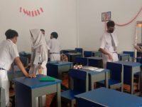 Peningkatan kemampuan Berbahasa Inggris Melalui Kegiatan Ekstrakurikuler